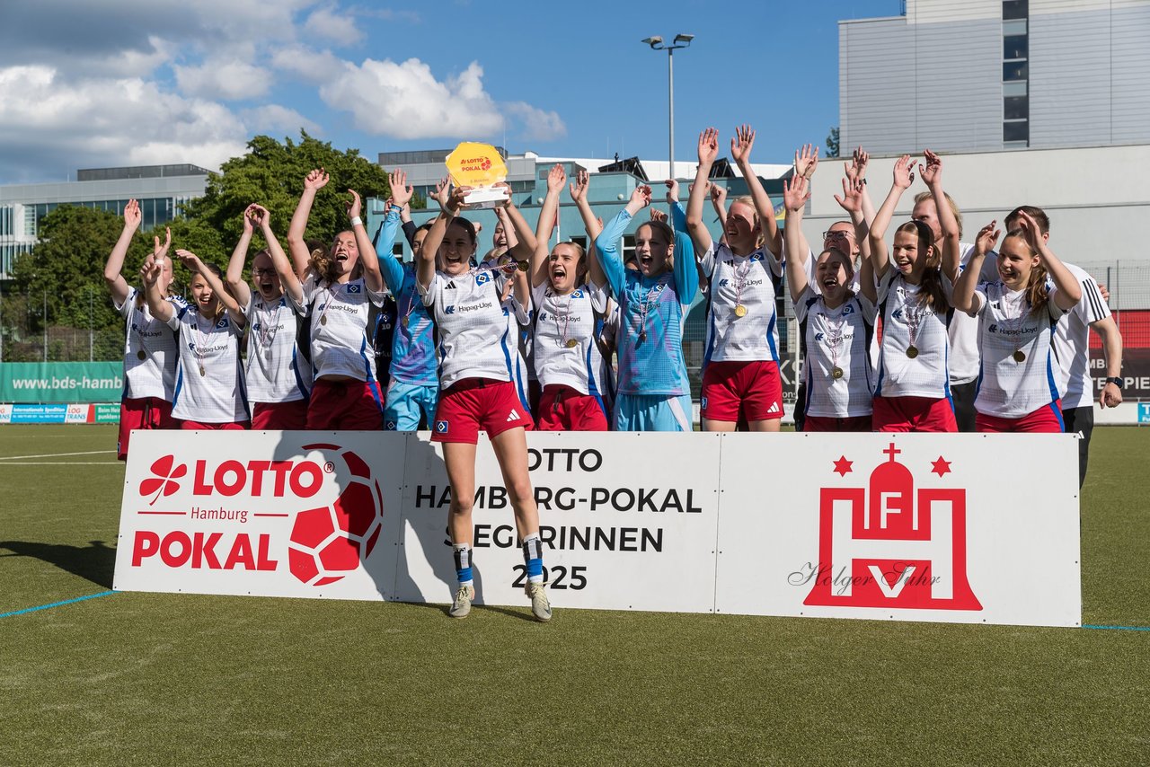 Bild 169 - wBJ Lotto Pokal Finale  Eimsbuetteler TV - Hamburger SV : Ergebnis: 0:3